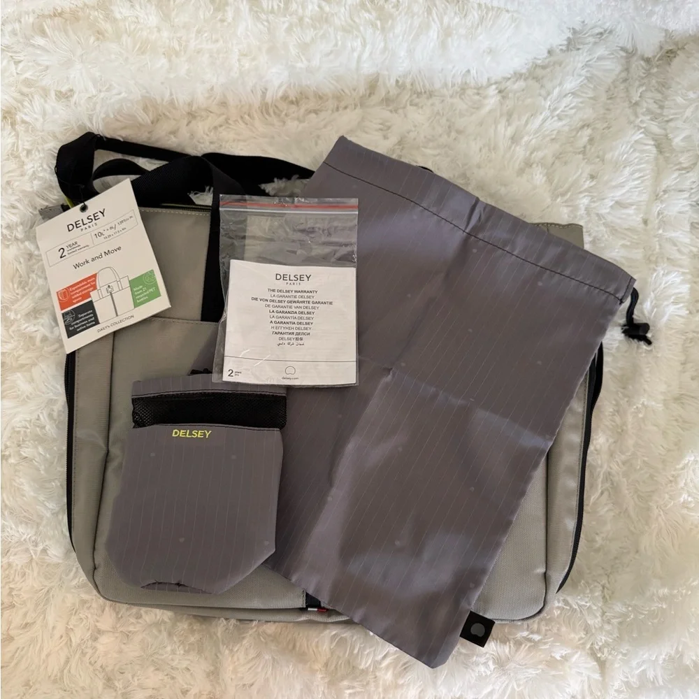 Delsey Paris Daily Collection Laptop Bag – Messenger Style
